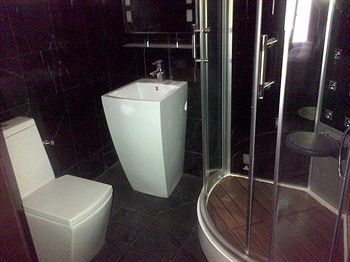 Quo Vadis Hotel Abuja Bagian luar foto