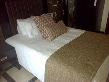 Quo Vadis Hotel Abuja Bagian luar foto